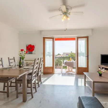 Daire Les Mimosas-1 By Interhome
